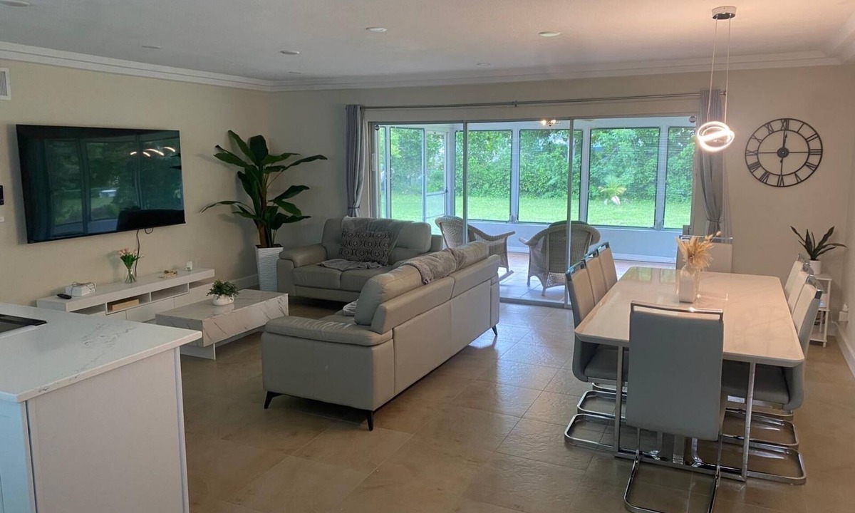 Yacht Club House | Paradise GateAway by Yacht Club Beach in South Cape Coral