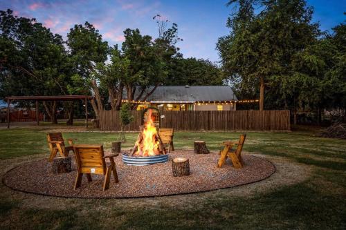 Azle House | Peace, Space & Starry Nights: Ranch Home in Azle