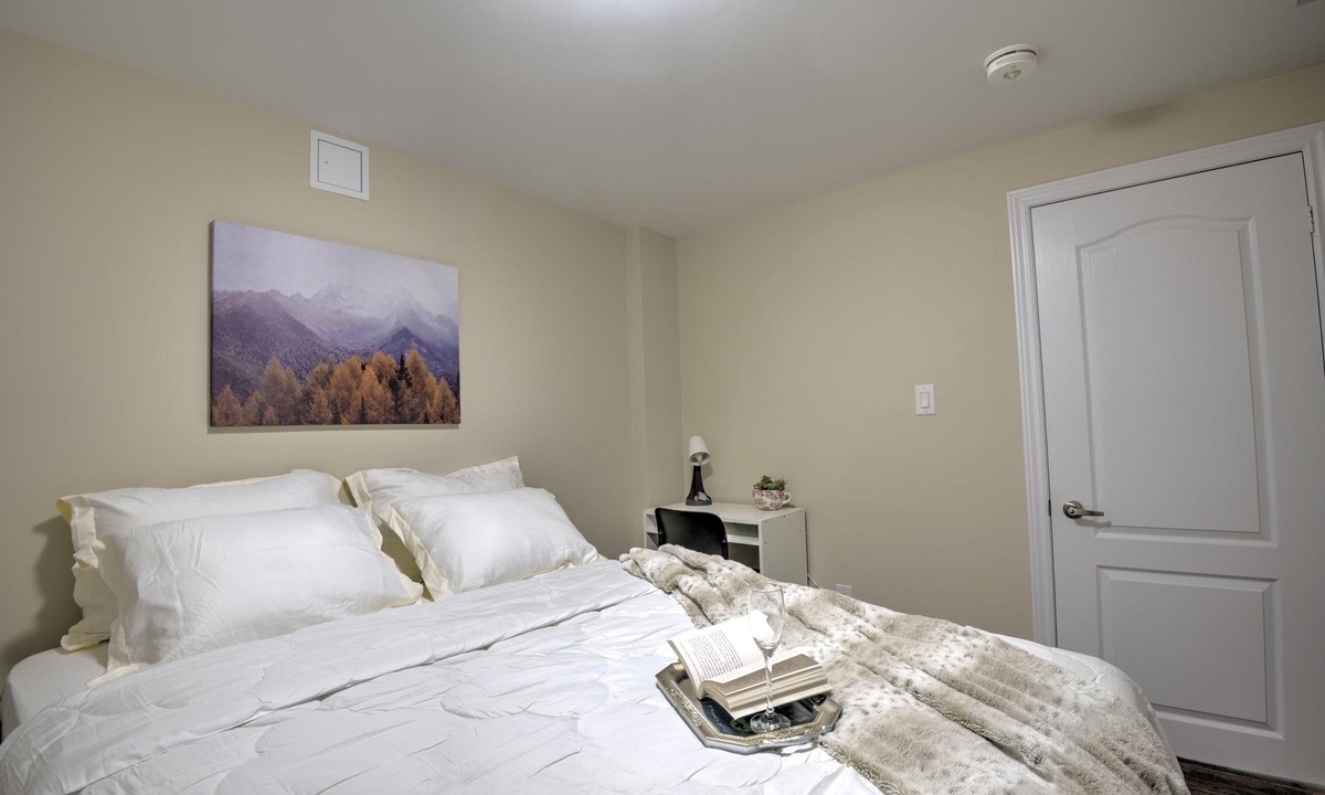 Erin Mills Apartment | Peaceful 2 BR Basement Stay: Your Getaway