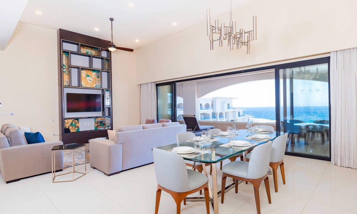 Cabo San Lucas Hotel | Peak Whale Season! -3BR Penthouse - Ocean tower. Dates: January 03 - 10 -2026