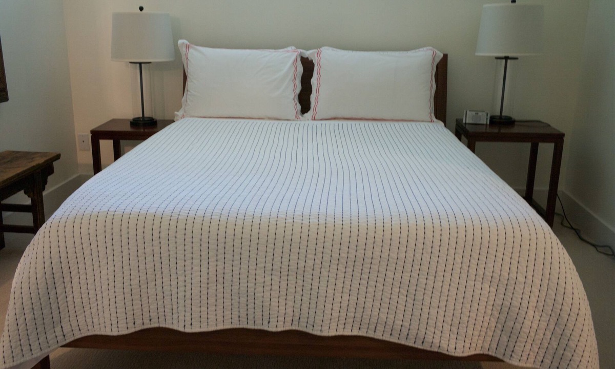 Kitsilano House | Perfect Kitsilano Location - 1 Bed. -1.5 Bath. (for 3 Bed. option see #430414)