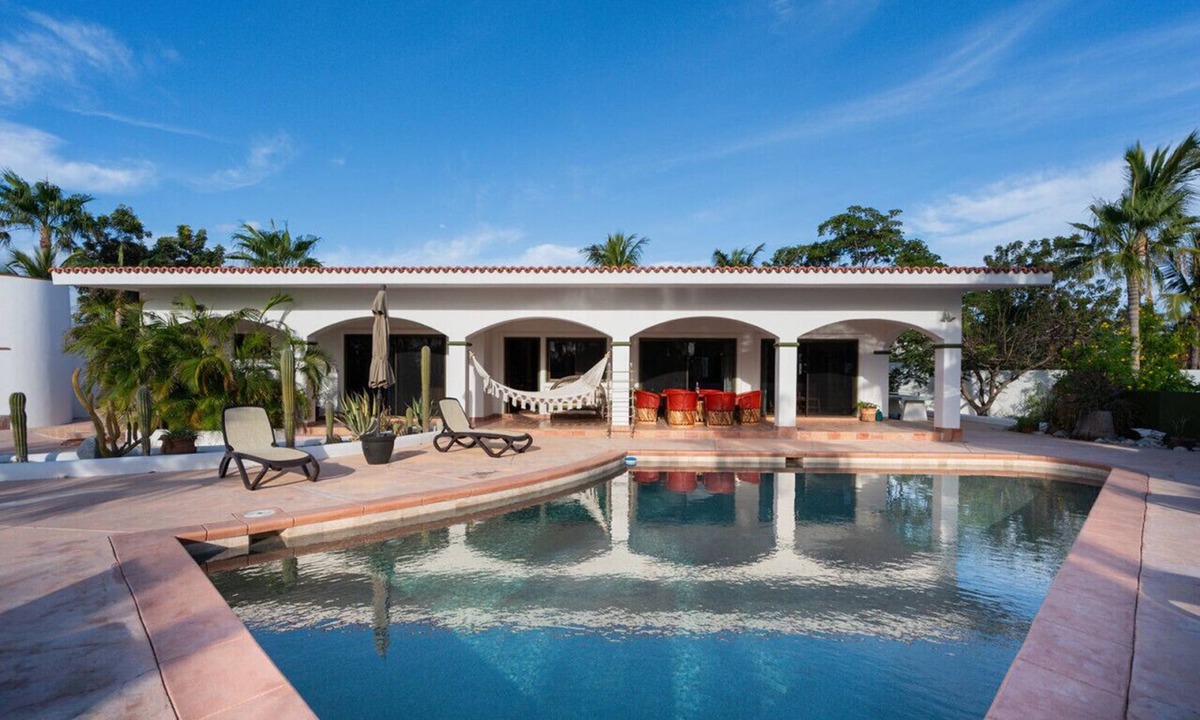 Los Barriles Apartment | Pool Oasis Close to the Beach and Pickleball
