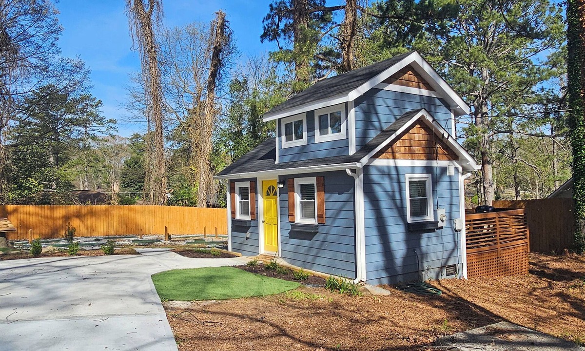 Forest Park Cabin | Private Atlanta Tiny House with Mini Golf Course