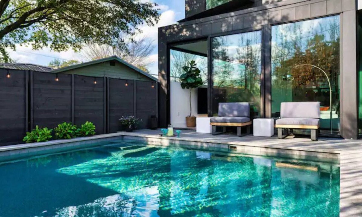 Bouldin House | Private Pool Oasis, Luxe Amenities, Prime Location, Chefs Kitchen, Skyline Views