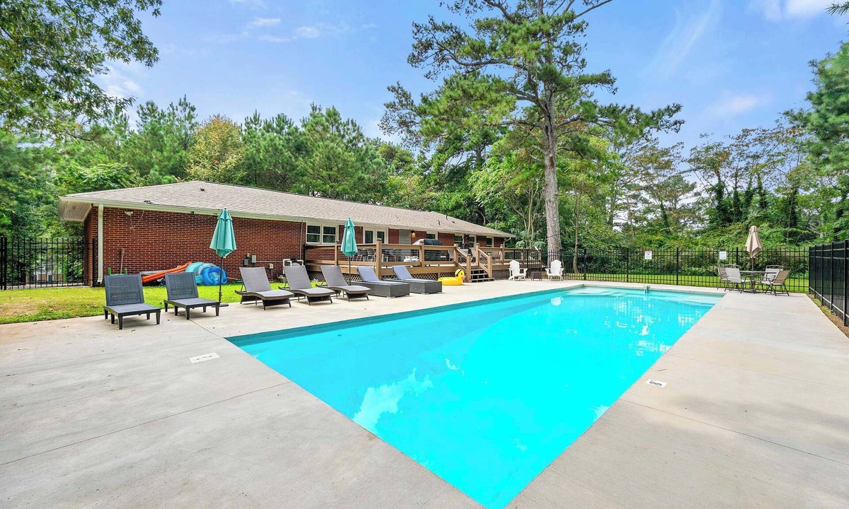 East Point Villa | Private Pool Villa Near Atlanta Airport Sleeps10