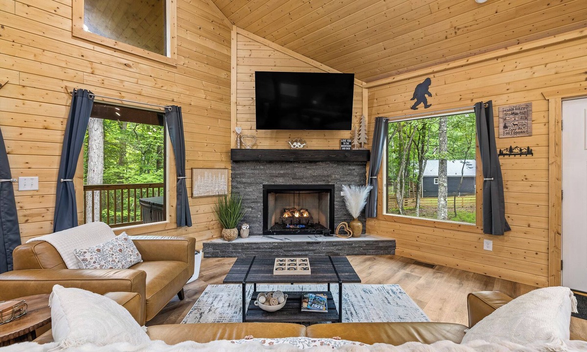 Cleveland Cabin | Prized Gem - August 10% OFF or 3rd Night Free - Ask for details!