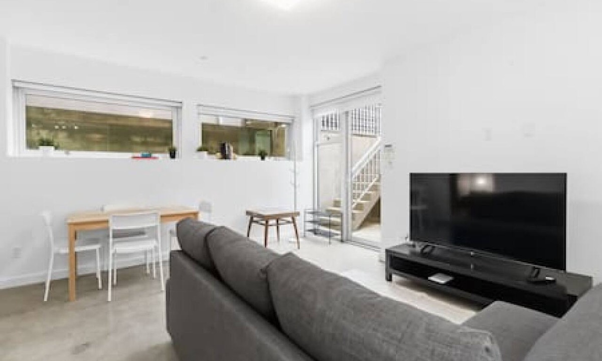 Knight House | Quiet & Comfortable 1 BR Guest Suite!