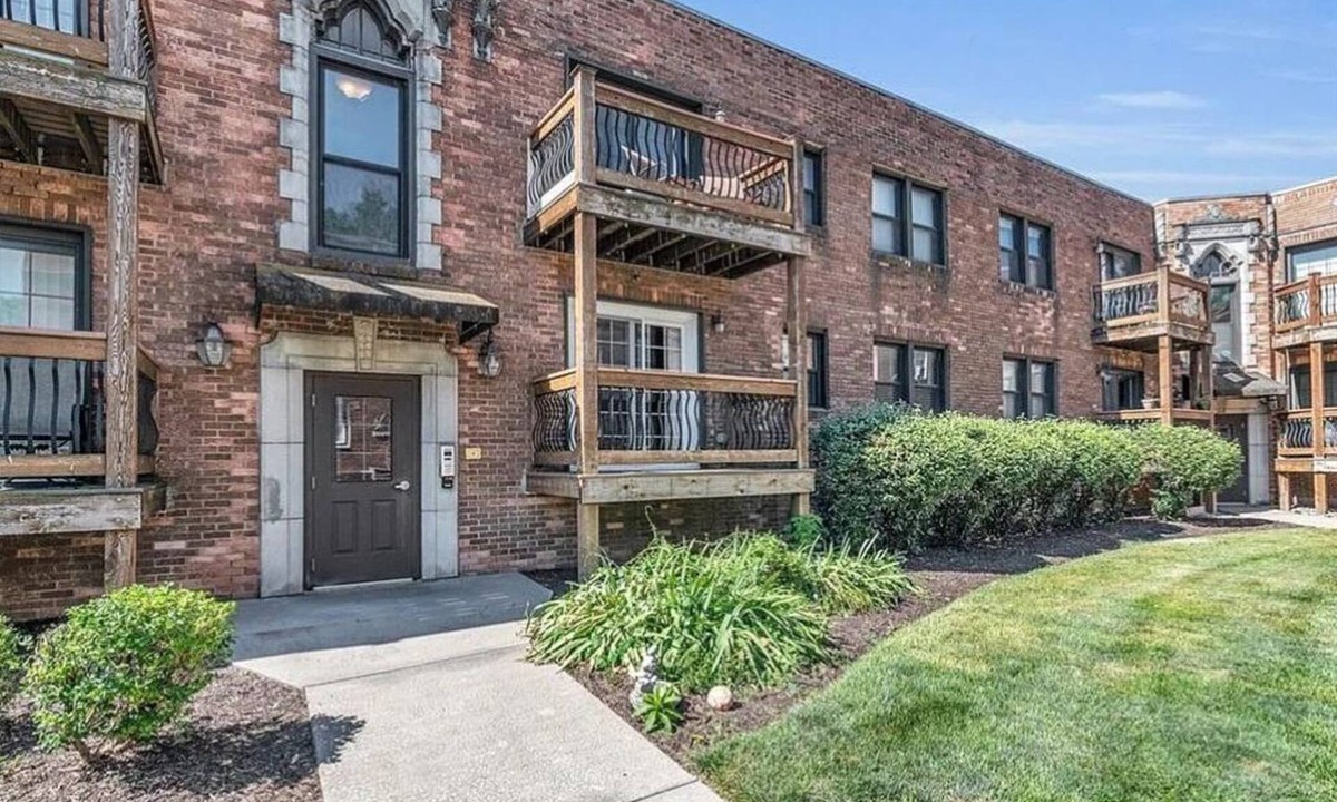 West Plaza Condo | Quiet West Plaza Retreat – Spacious Condo in Prime KC Location.