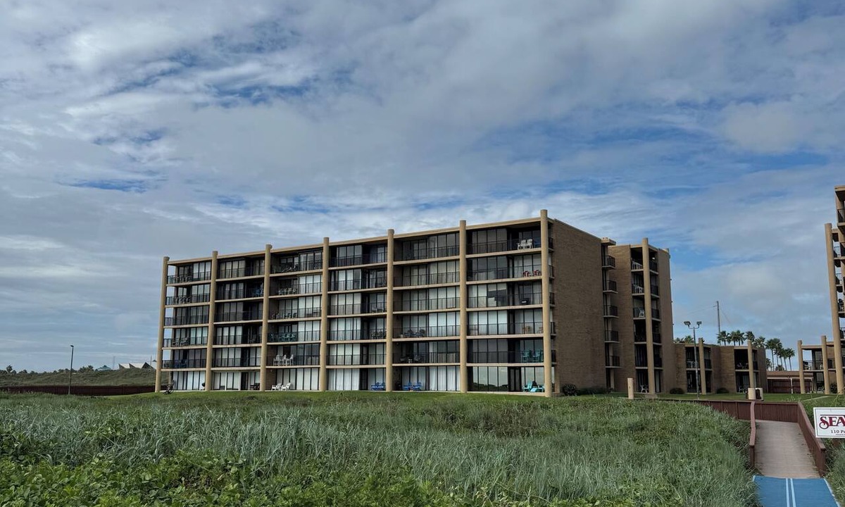 South Padre Island Condo | Rated Best Texas Beach Location for Two Consecutive Years. Steps To The Beach!