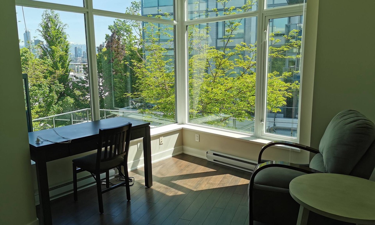 Kitsilano Condo | Relocation special/Kits Garden View Condo