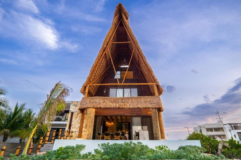 San Benito Villa | Residencia Las Olas en San Benito lujo en todo su esplendor.