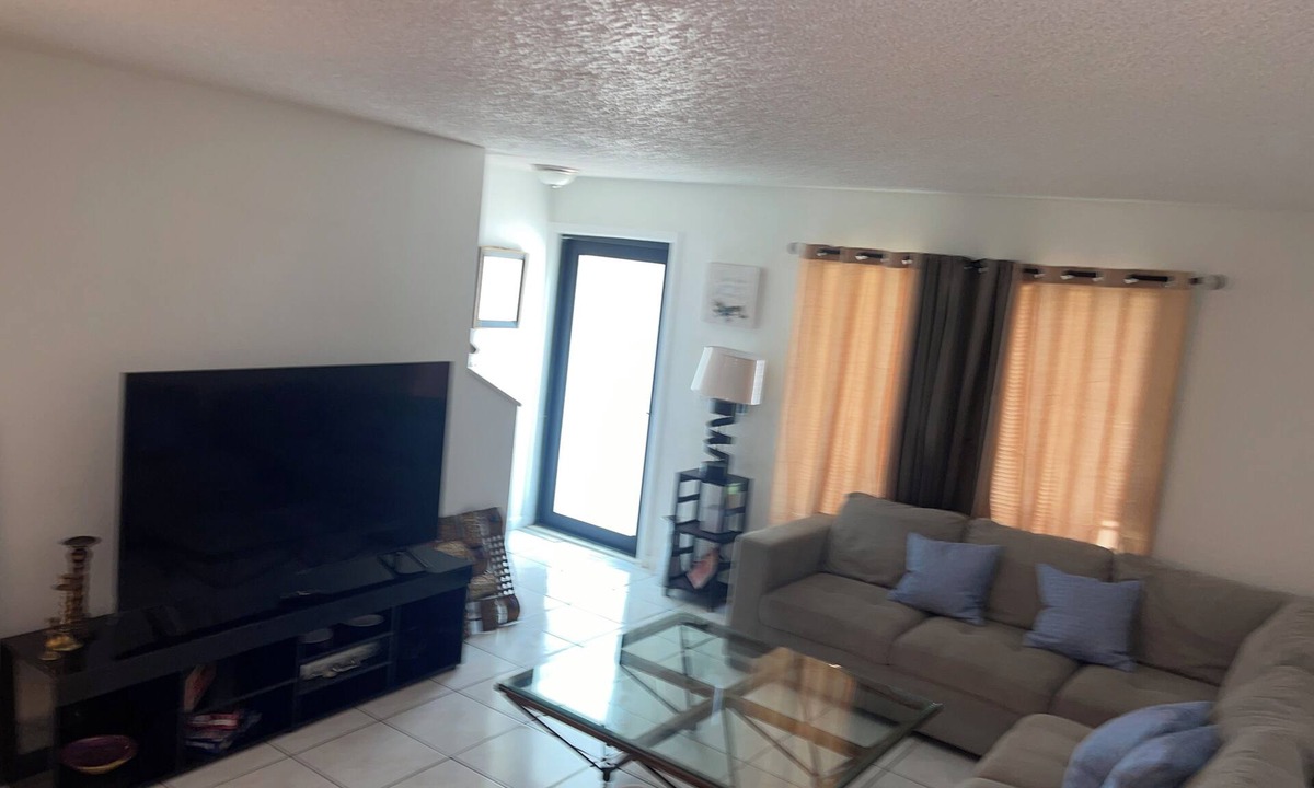 Lauderhill Apartment | Rest Up and Relax 2BDRM/King Bed