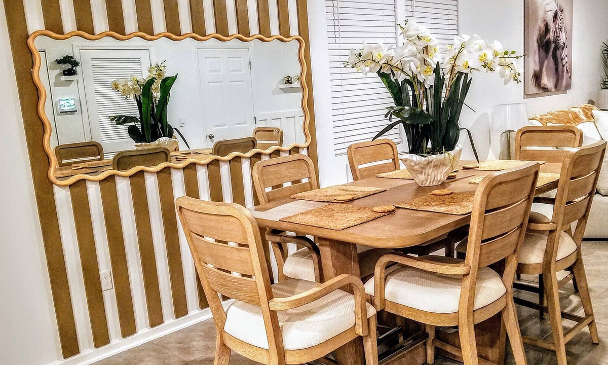 St. Augustine House | Retreat 8mi from Beach St. Augustine. Lake view! All Attractions/shopping close