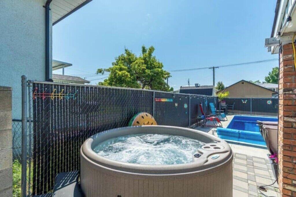 Kamloops House | Serene Villa With Pool & HotTub