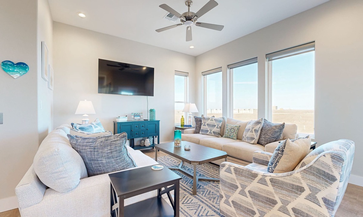 Bella Vista House | Shared Pool, Shared Hot Tub, Pet Friendly