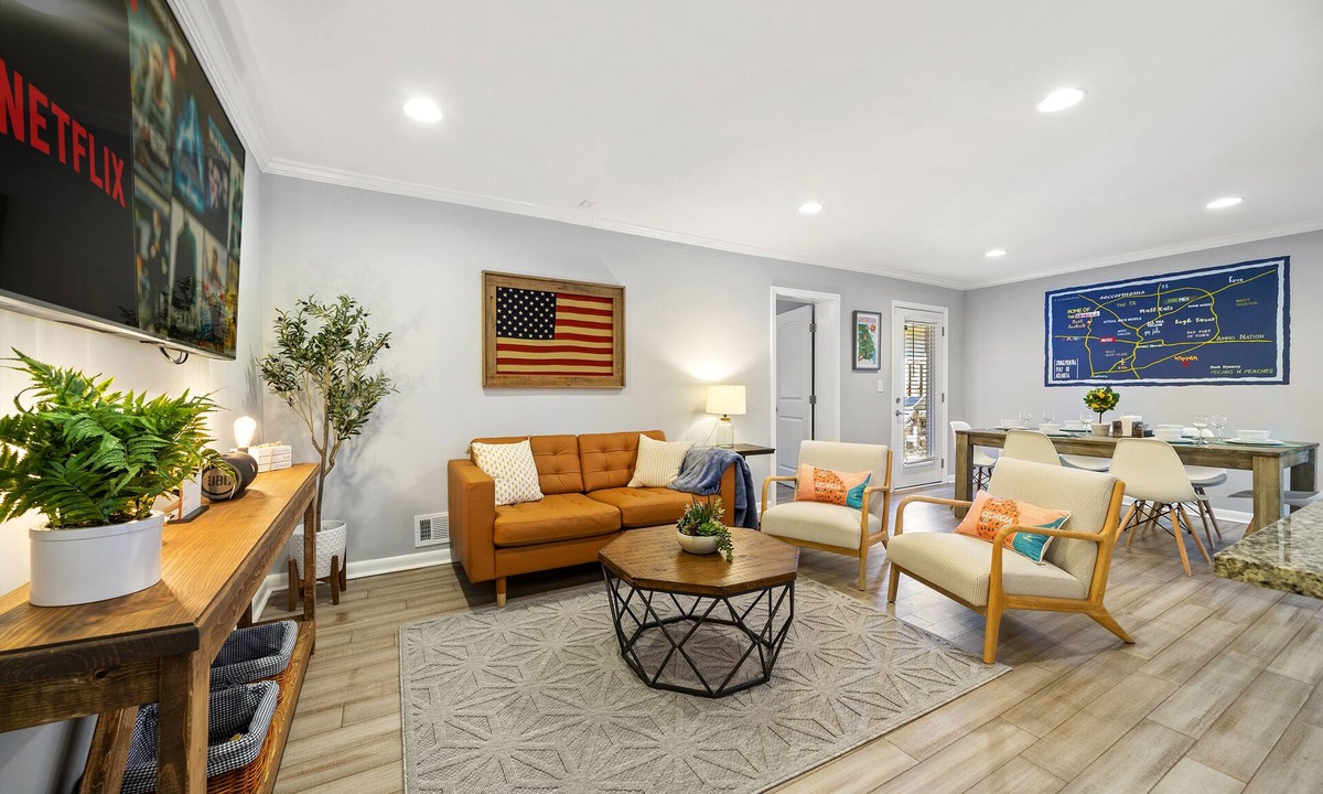 Smyrna House | Smyrna’s Slice of Heaven! 4BR 2BA