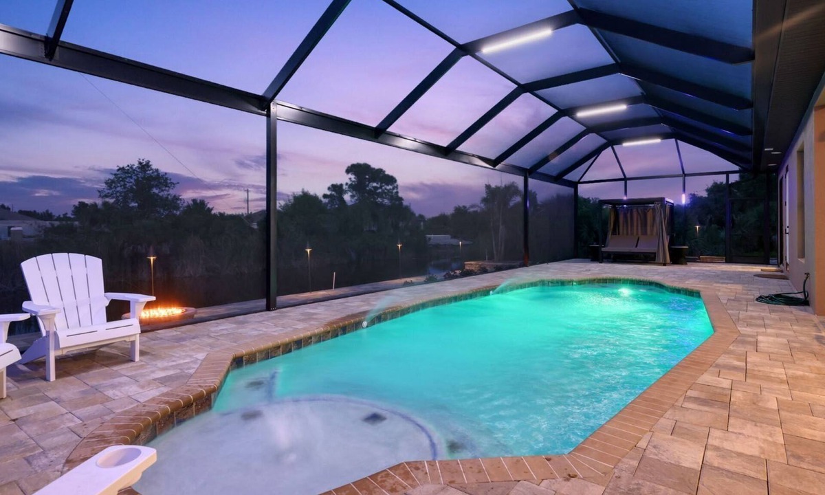 South Gulf Cove House | South Gulf Cove 3 Bedroom Private Pool Home 12 miles to Boca