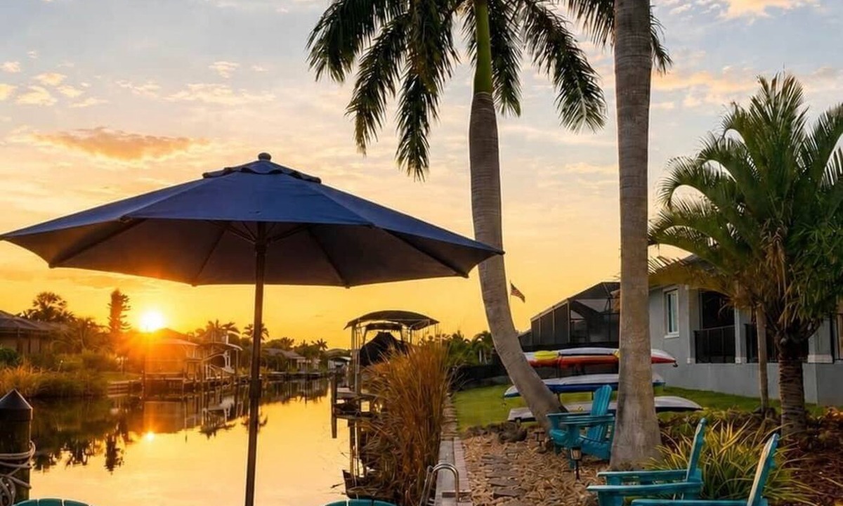 South Gulf Cove House | Spa 🌴Tropical Waterfront 🏝️Heated Pool🏖️Beach