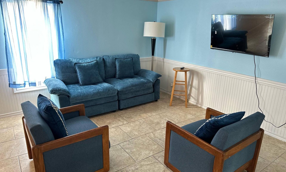 Harlingen House | Spacious 1-bedroom mobile home apartment