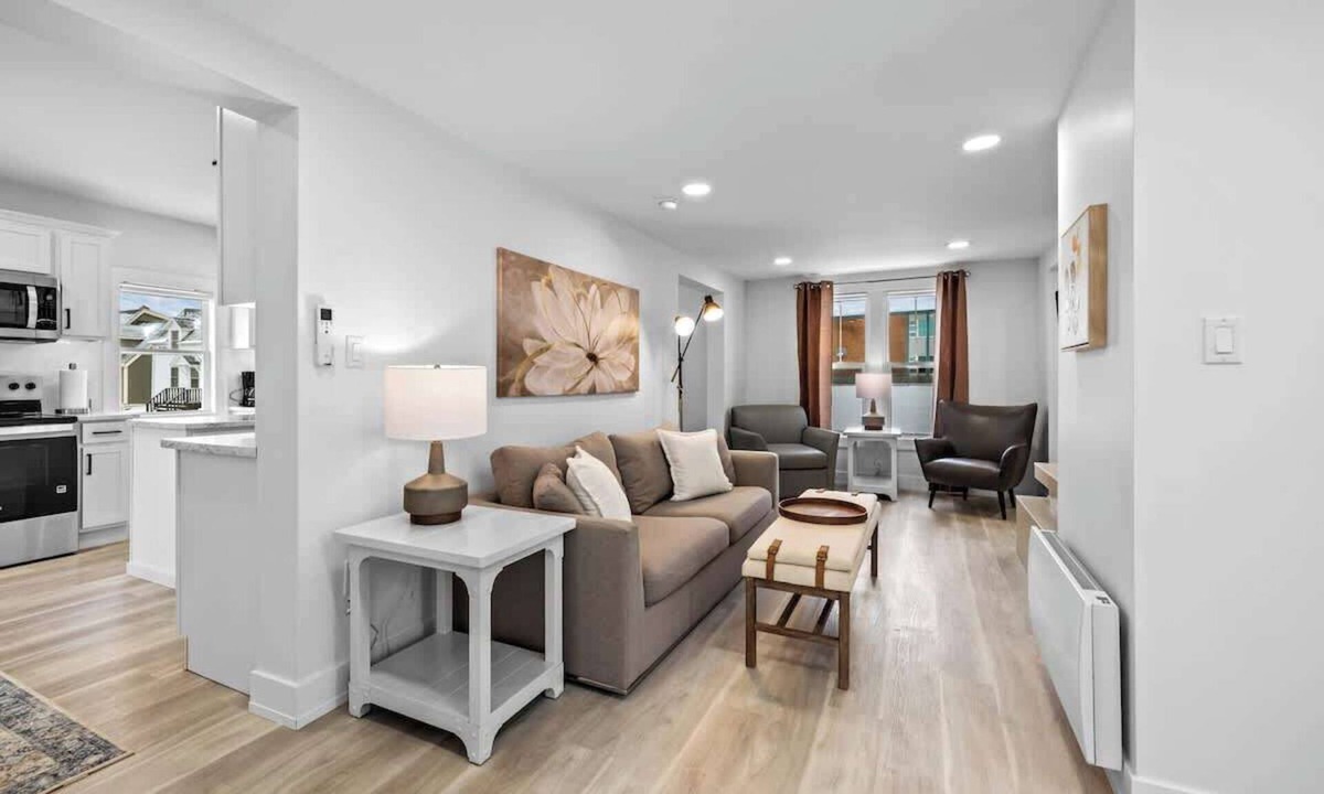 Charlottetown House | Spacious 3 Bdrm Haven - Steps to Downtown Ch'town