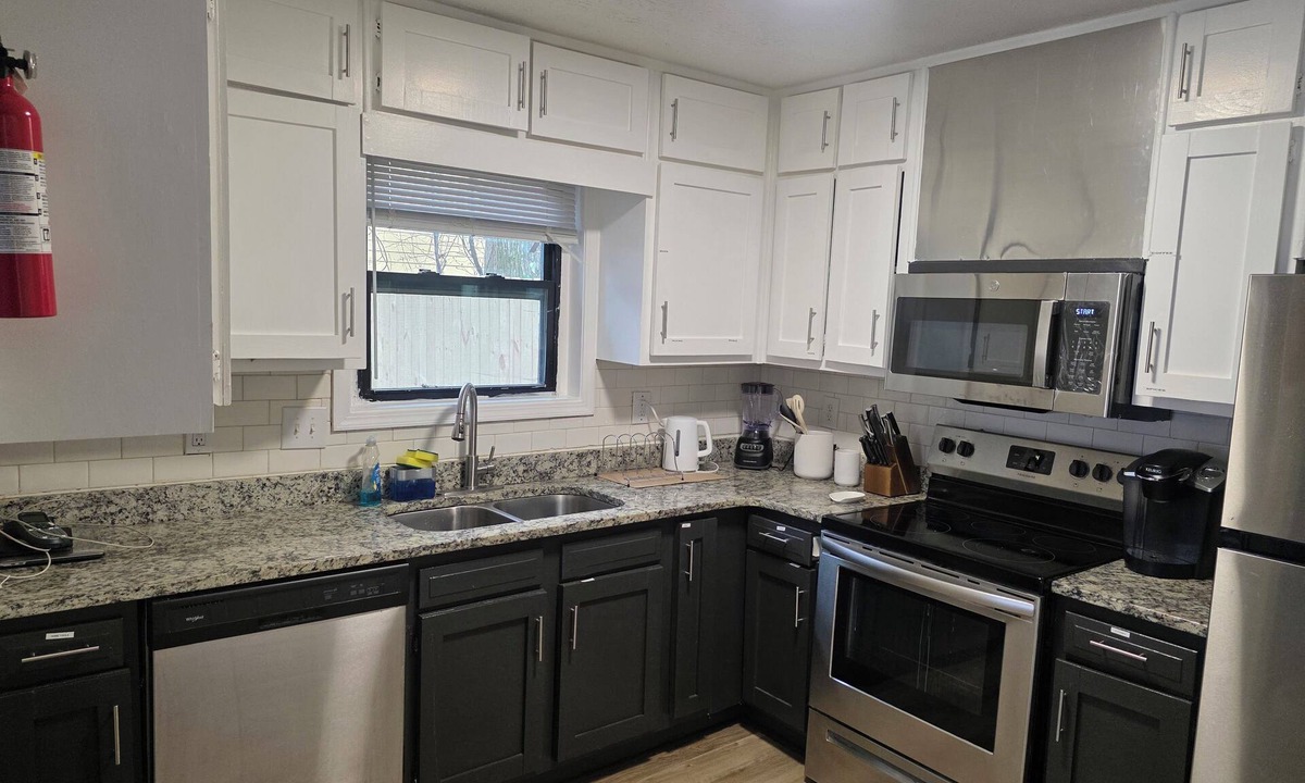 Church Street House | Spacious 4-bedroom house; Fenced Yard; 8 mins from Atlanta Intl Airport