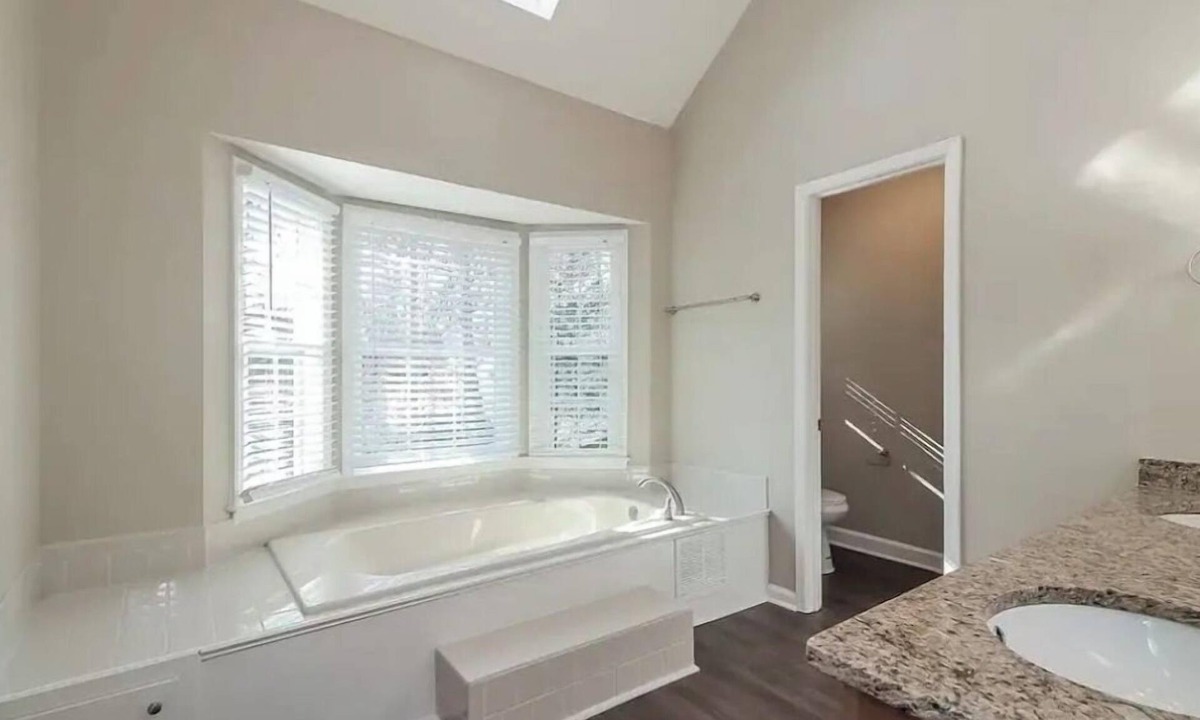 Lawrenceville House | Spacious 5-bedroom house in gorgeous Lawrenceville with AC