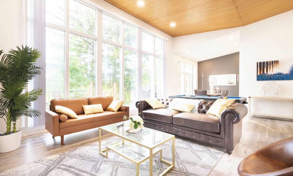Thornhill House | Spacious Open Concept Home [5 Bdrm/4 bath]