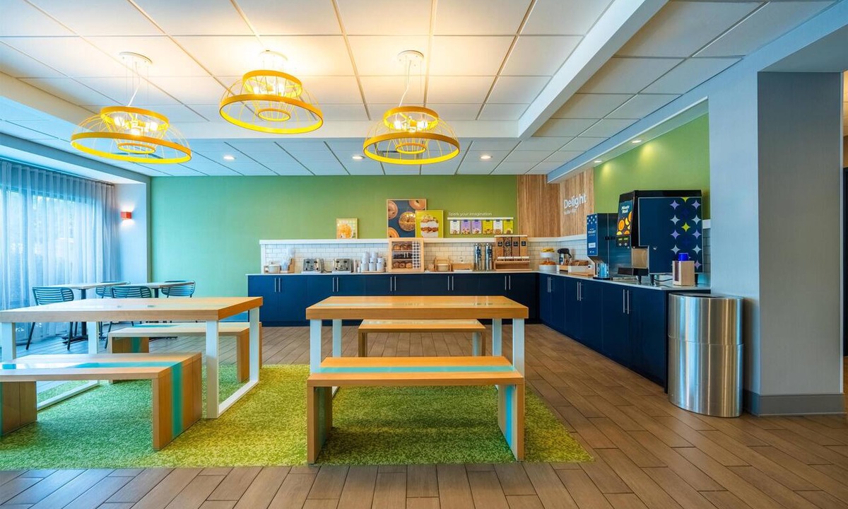 Town Center Hotel | Spark by Hilton Atlanta Kennesaw Town Center