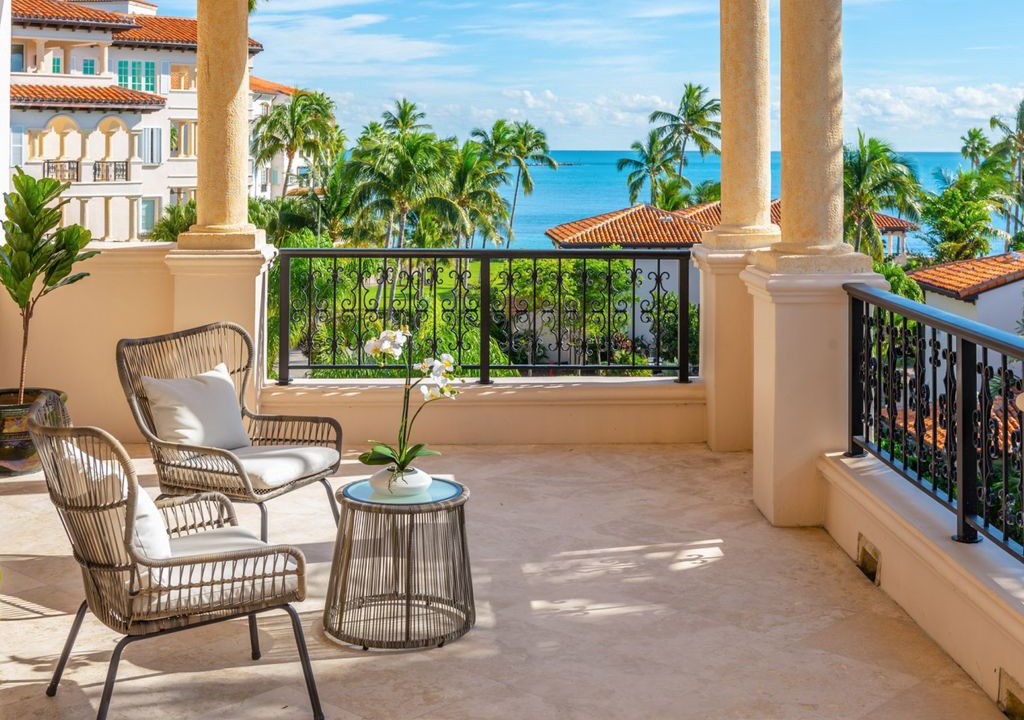 Miami Beach House | Spectacular 3 Bedroom and 2 Bathrooms with Direct Ocean View in Fisher Island