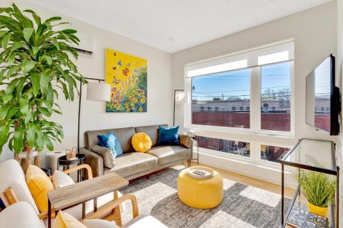 St. Elmo Improvement League Apartment | St Elmo Townhome Walk to River, Incline and Dining