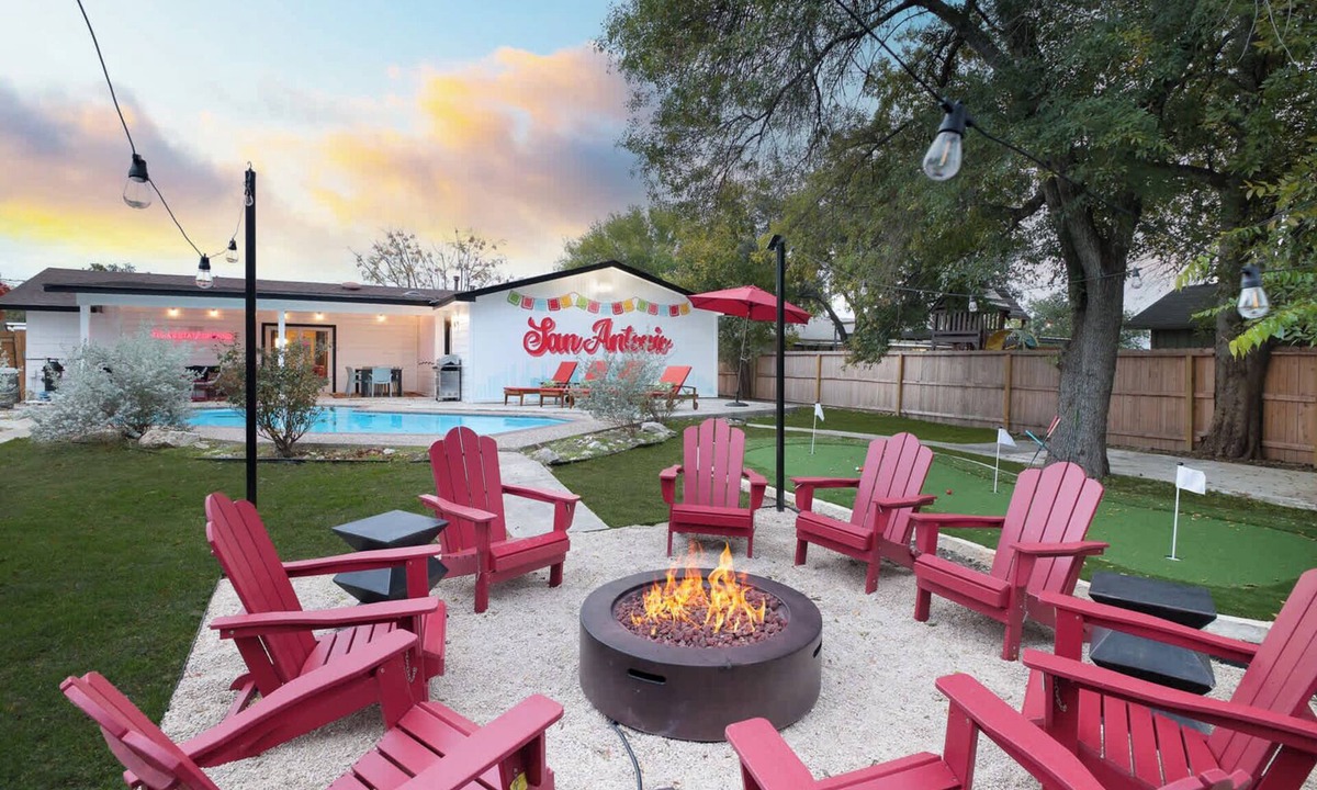 Oakwell Farms House | Starcrest 4 Br Haven~Pool~Hot Tub~Putt Putt~Arcade