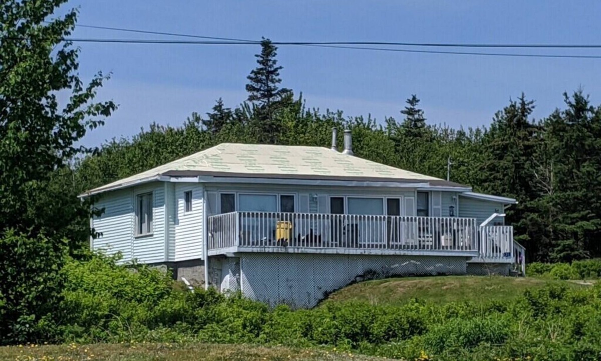 Bayswater Cottage | Stella's Cottage: Oceanview 3-bedroom cottage in charming Bayswater, Nova Scotia