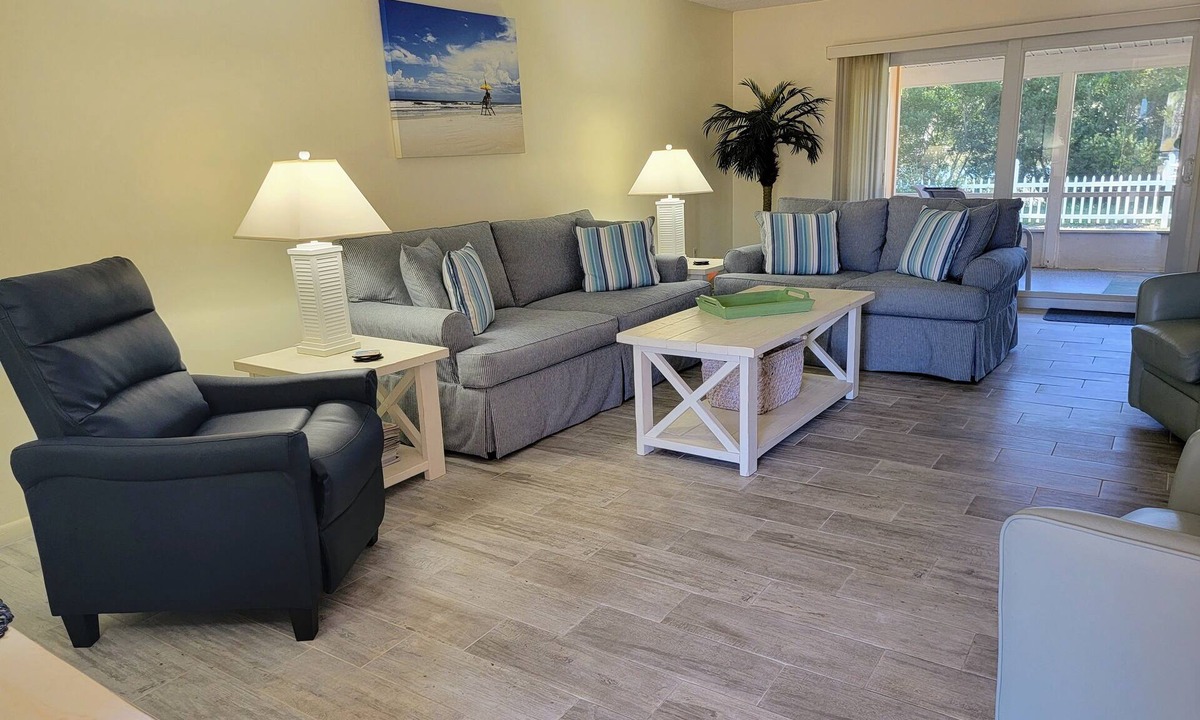 St. Augustine Beach Villa | STEPS TO THE BEACH, SABTC 2BR/2BA VILLA, CLEAN, QUIET, POOLS, 5-STAR REVIEWS!