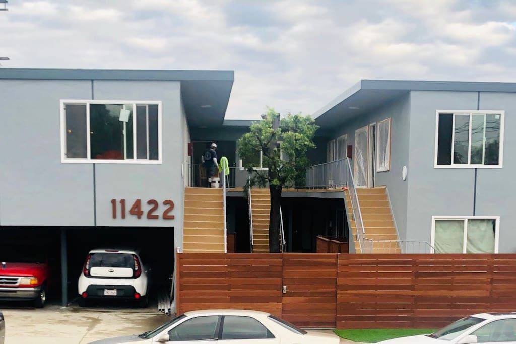 West Los Angeles Apartment | Studio Apt in West LA by Just Bring Your Toothbrush