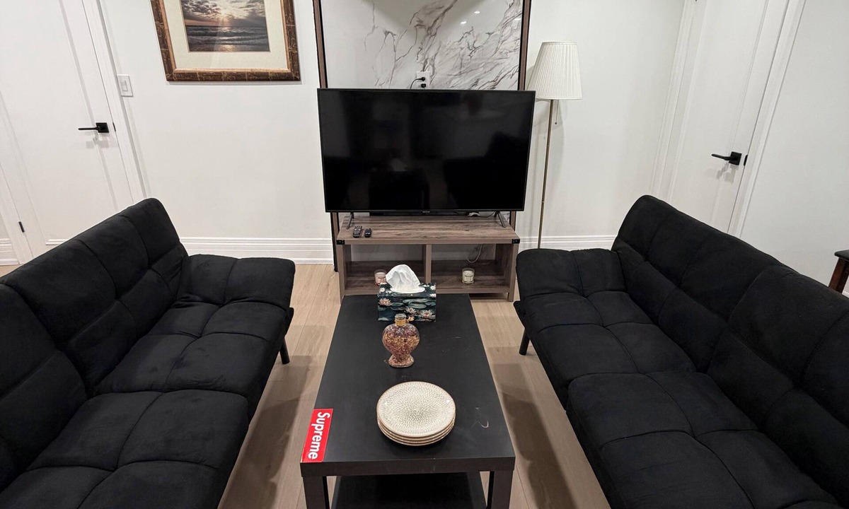 Vaughan House | Stylish 2-bedroom fully furnished basement