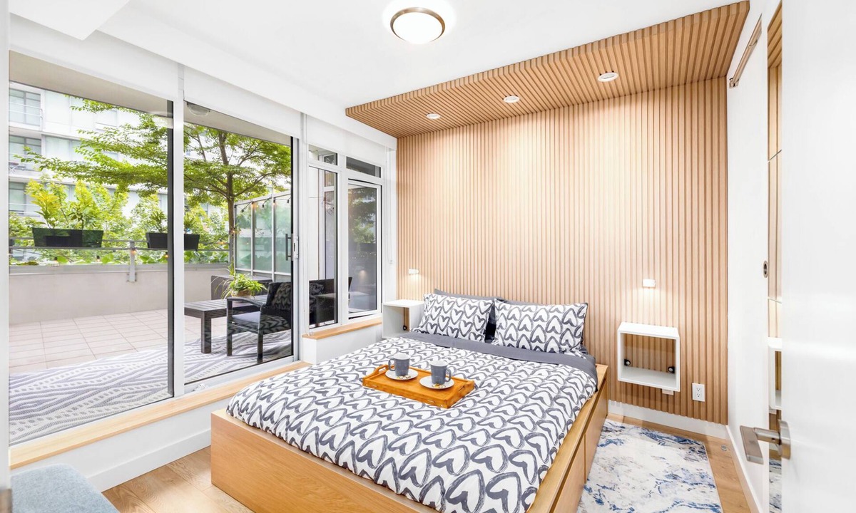 Southeast False Creek Condo | Stylish condo in the heart of the city