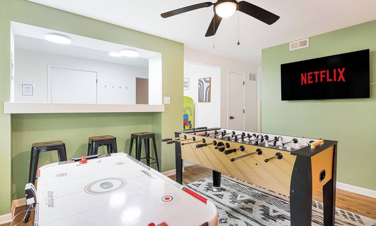 Maggie Valley House | Summer Special: Hot Tub, Game Room, Cold Plunge & Coffee Bar!