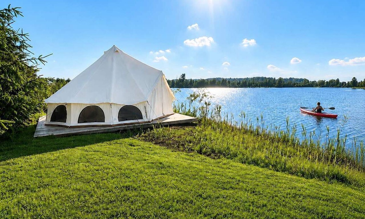North Perth Apartment | Sunrise Lodge - Lakeside Glamping Experience