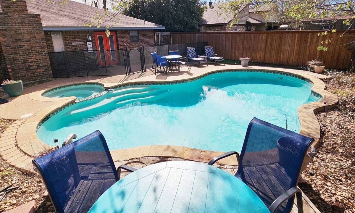 Lewisville House | Texan Tranquility Retreat