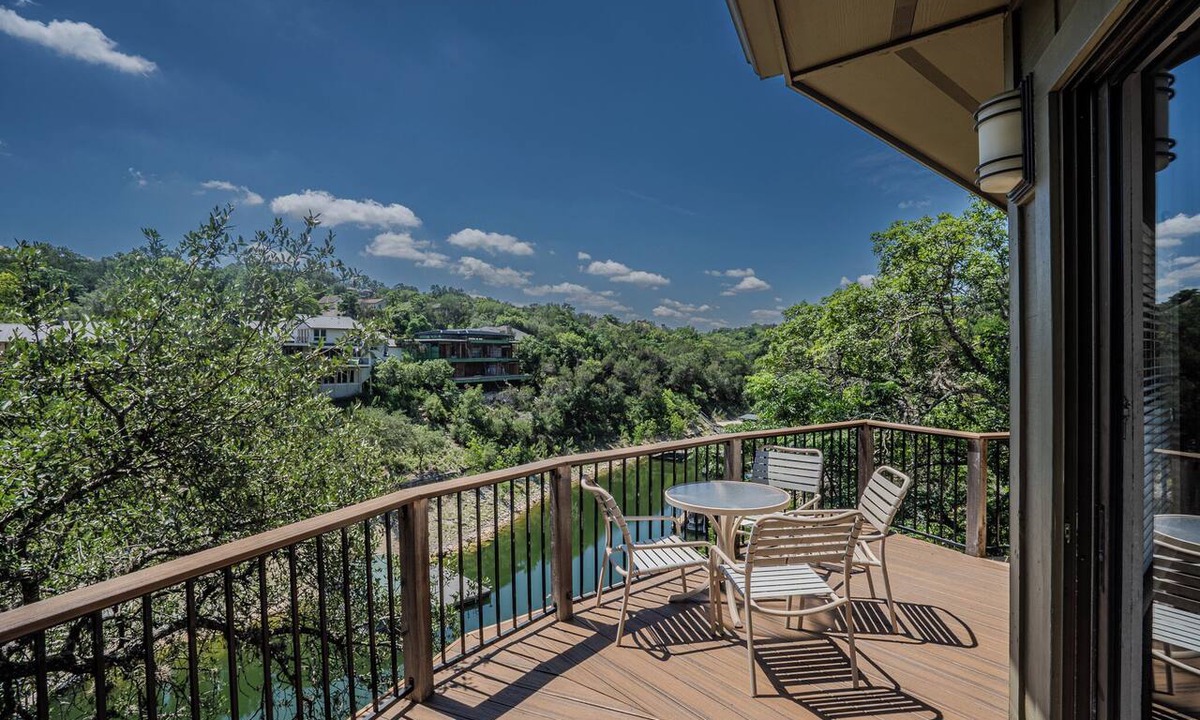Lakeway Villa | Texas Thistle #9 - Waterside Villa with Spa Amenities