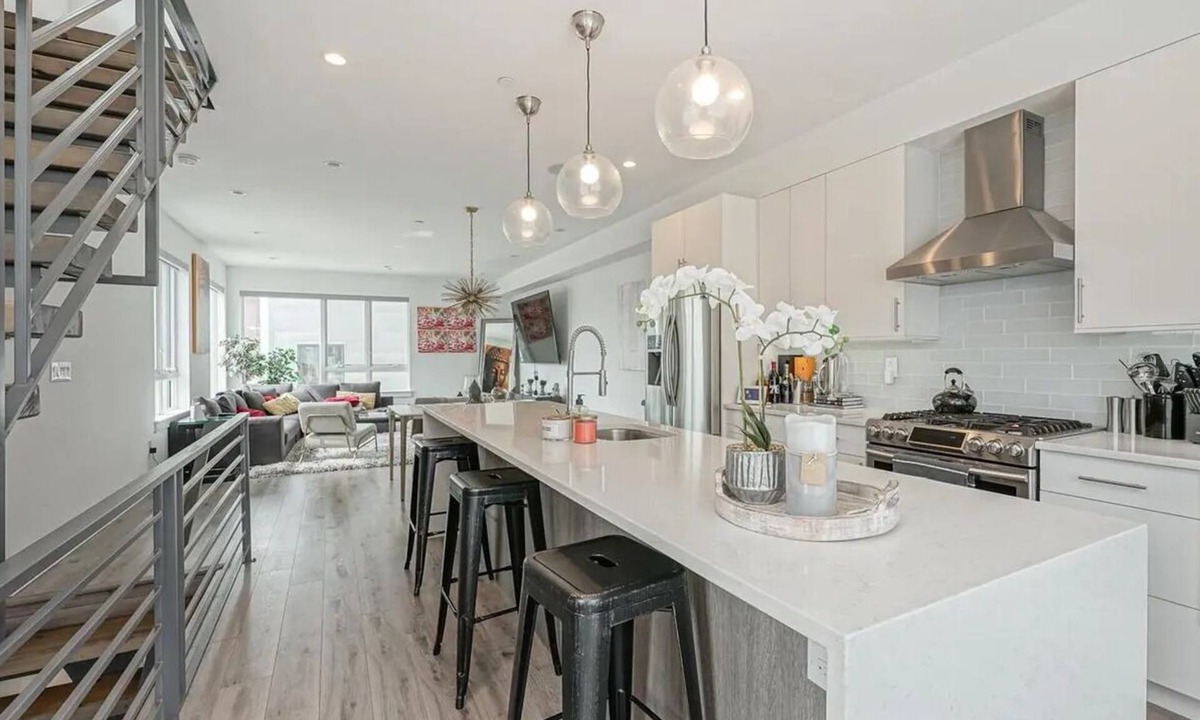 Northern Liberties House | The Atelier at Northern Liberties w/Private Garage Parking