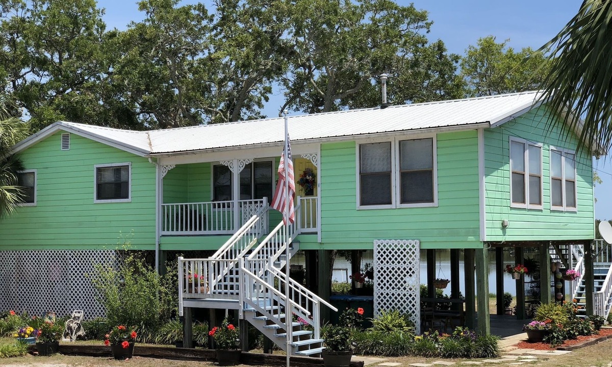 Cedar Key House | The Edgewater ~ New Dock ~ Spectacular Sunrises ~ Lots of Wildlife ~ Waterfront