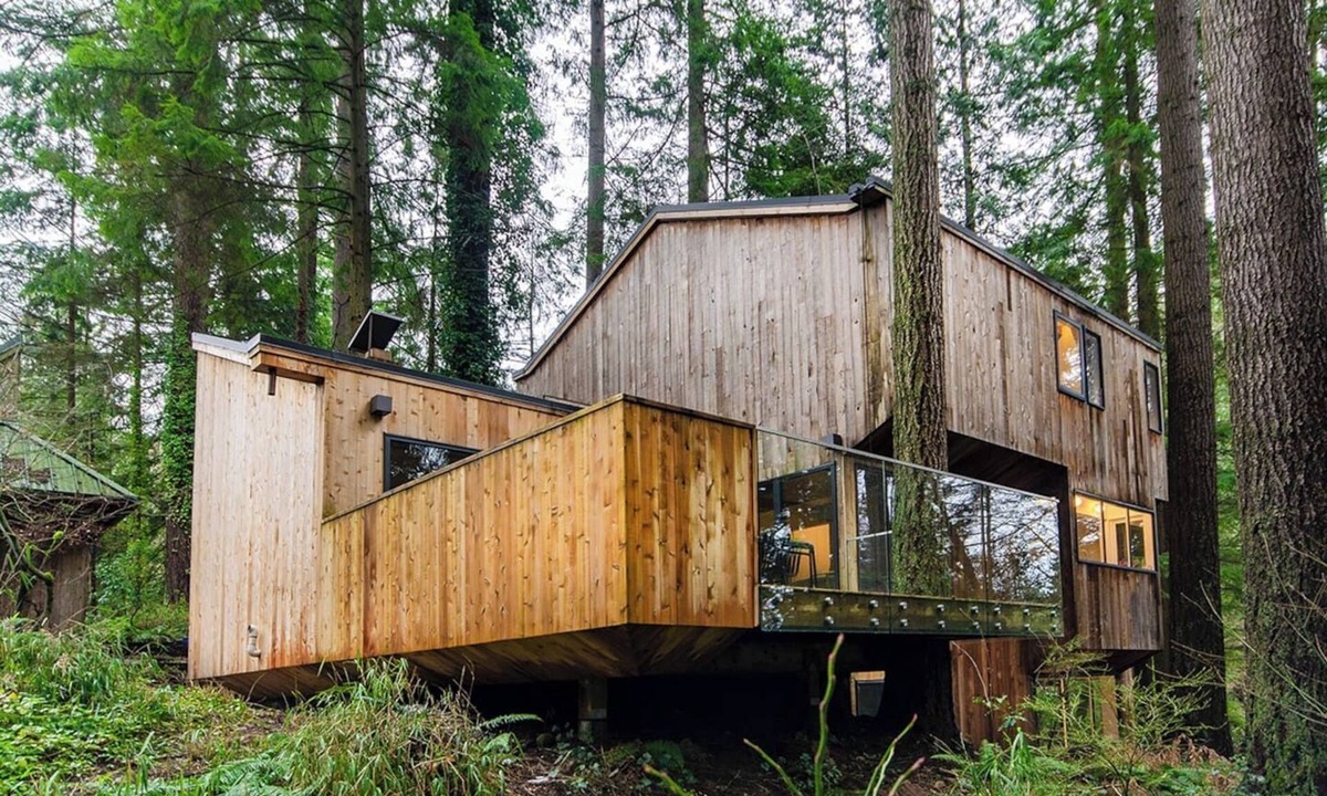 Upper Lonsdale House | Treehouse in the Woods