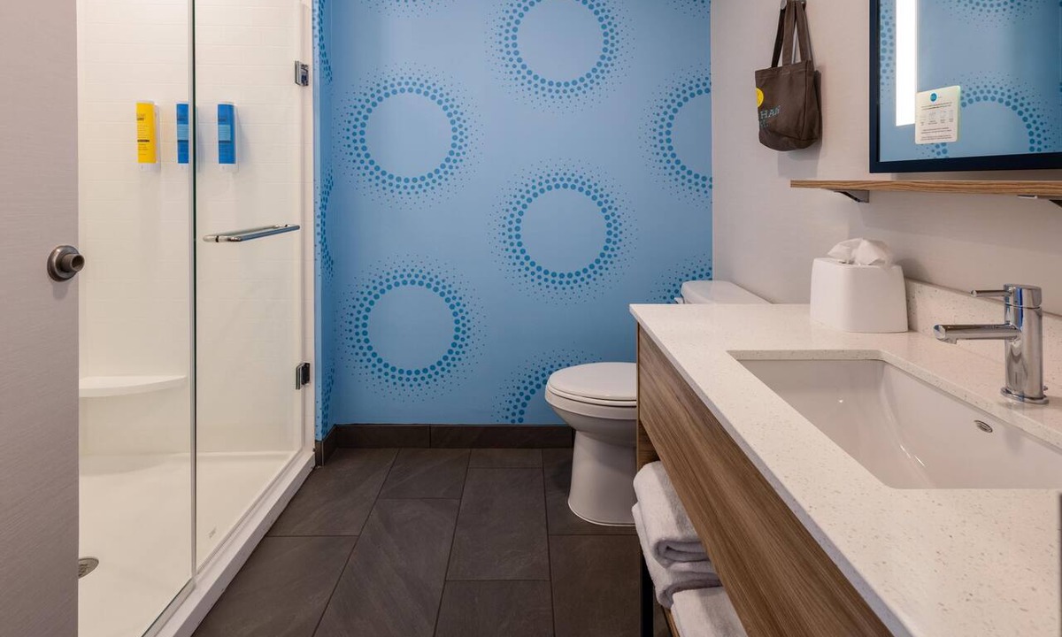 Commerce Hotel | Tru By Hilton Commerce