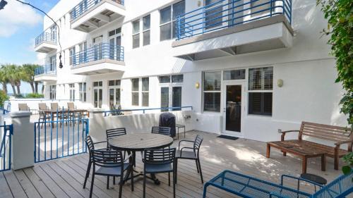 Truman Annex Apartment | Trumans Hideaway by AvantStay