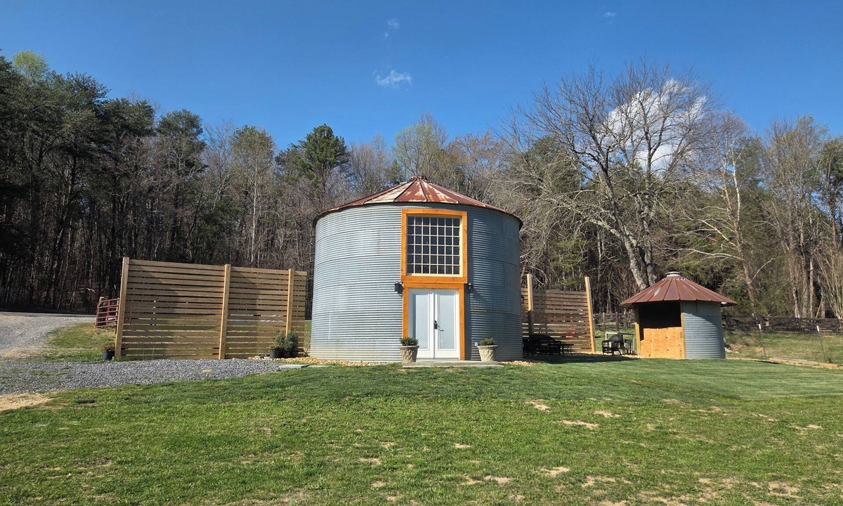 Chickamauga Cottage | Unique farm stay in a lofted 1 bedroom completely furnished silo.