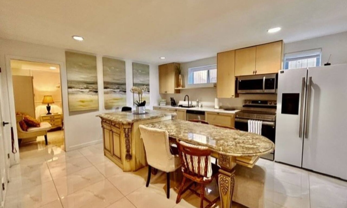 Fraserview Apartment | Vancouver Vacation Home Near Parks, Downtown, Metrotown & Major Attractions