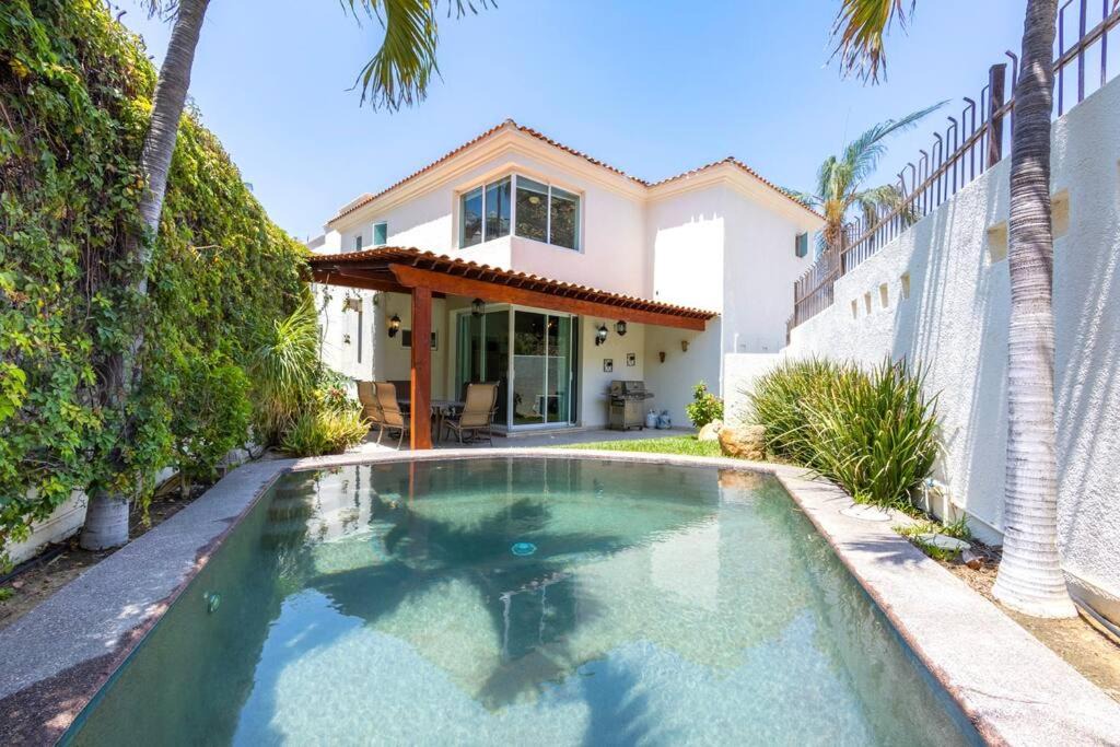 Pedregal Villa | Villa Cola de Ballena in Exclusive El Pedregal at Cabo's Downtown