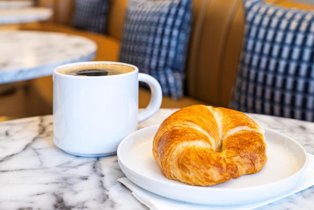Queens Hotel | voco Fiorello - LaGuardia Airport by IHG