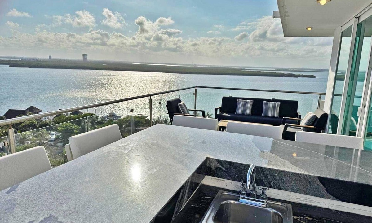 Zona Hotelera Condo | VRBO Premier Host – Beachfront – 8BR/7Bth – Penthouse Combo #314